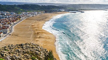 Algarve vs Silver Coast: Investment & Lifestyle 2025