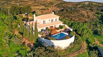 Moradia T4 no Campo com Piscina e Vistas Deslumbrantes