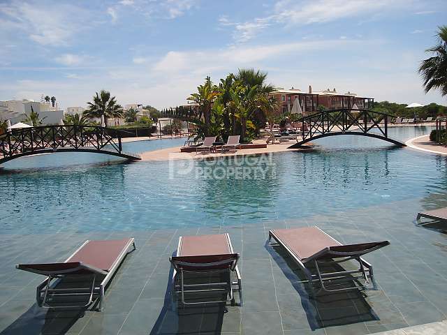 Luxury 2 Bed Penthouse Apartment on 5-Star Resort Carvoeiro（卡武埃鲁豪华2床顶层公寓）