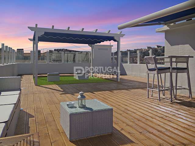 9-suite Guesthouse w/Rooftop Terrace