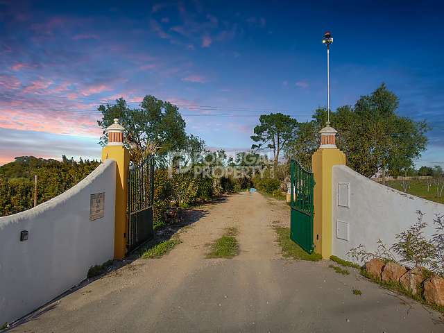 Rural Property With 5 Bedrooms, 7 Ha Of Land + A Project Approval To Build 6 Housing Units