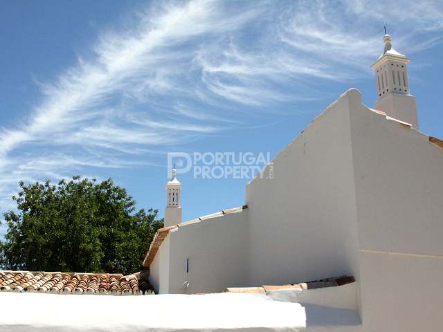 最近装修的 3 床阿尔加维安小屋在博尔代拉