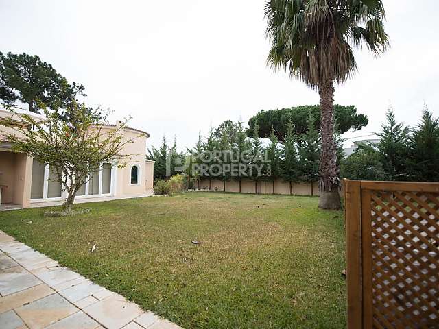 Superb 3 Schlafzimmer Villa Auf einer Ebene, Zentrum Vilamoura