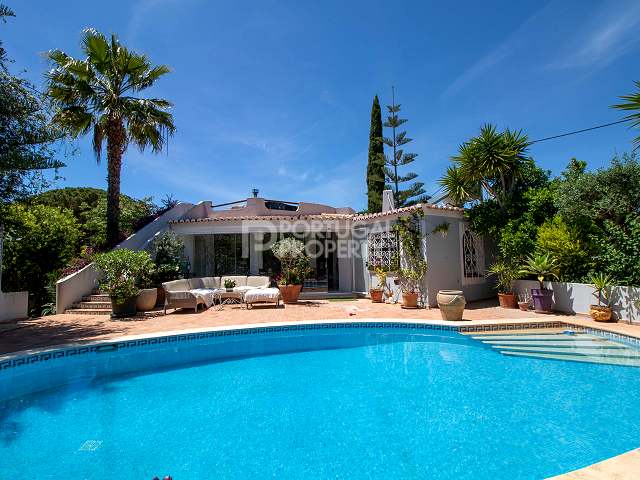 Belle villa de 3+1 chambres dans un endroit calme