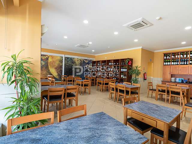 Restaurant With Excellent Location