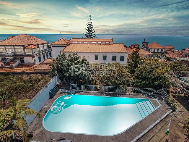 Erstaunliche Villa mit Pool und Meerblick