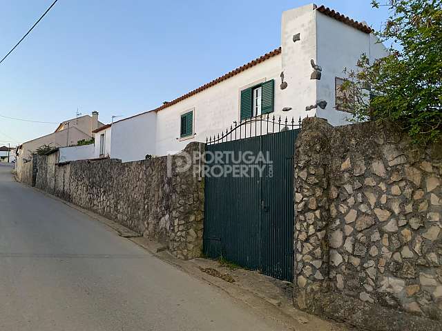 Century-Old Mansion In The Silver Coast