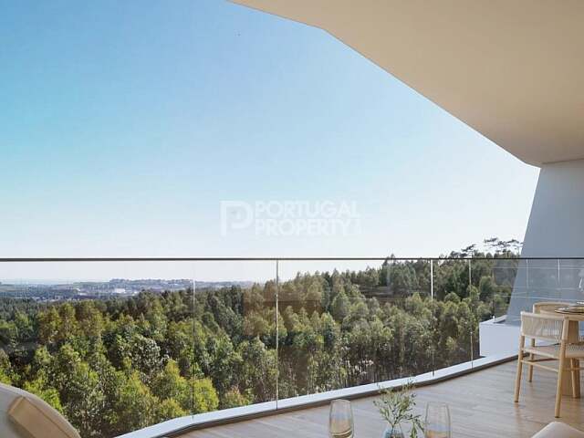 美丽高尔夫区的三居室公寓