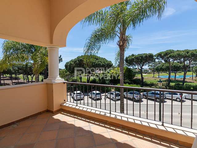 Luxury Penthouse Apartment In Quinta Do Lago（昆塔多拉戈豪华顶层公寓）