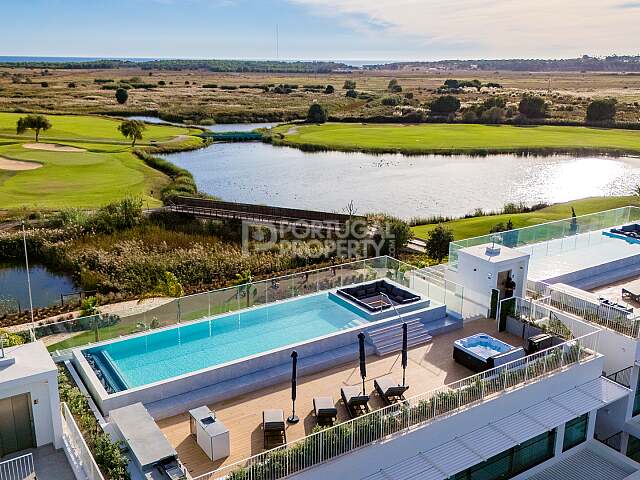 带私人泳池的四居室双层公寓