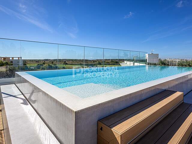 Penthouse duplex trois chambres avec piscine sur le toit