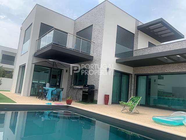 Villa de estilo moderno na Costa de Prata