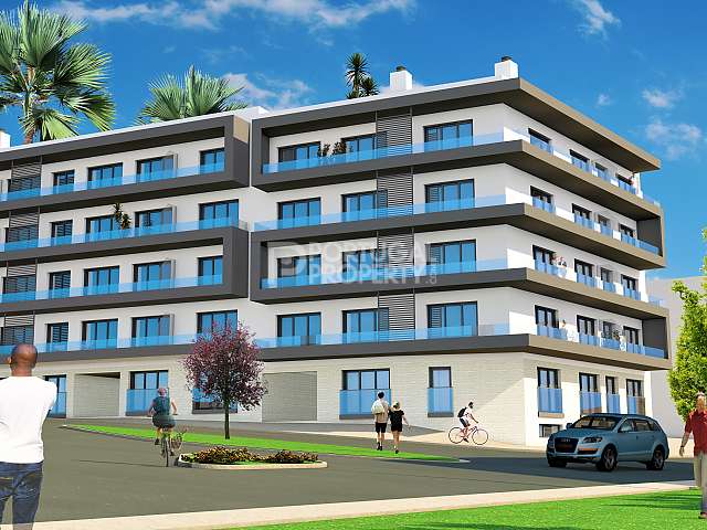 Brandneue Drei-Zimmer-Wohnung mit Swimmingpool