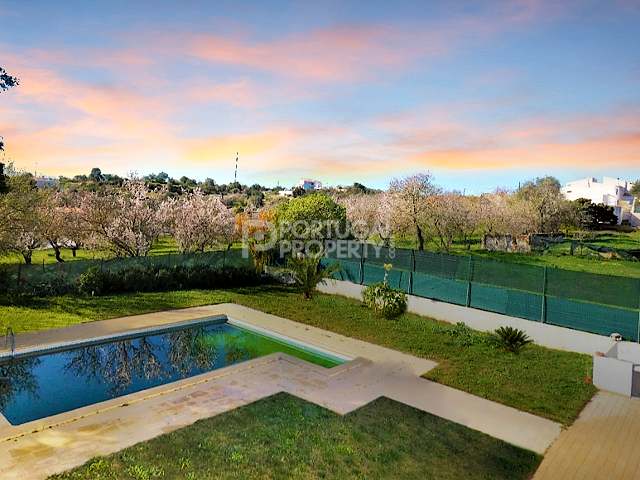 3 quartos Villa Oportunidade perfeita de investimento em Boliqueime