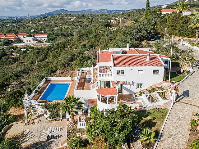 Bella villa con splendida vista sul mare