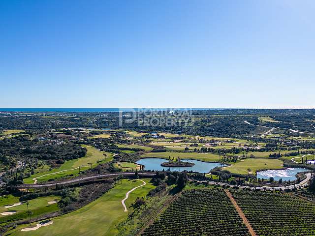 Meraviglioso moderno appartamento duplex 2 + 1 con splendida vista sul golf