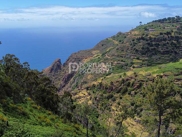 Land with 1200m2 in Prazeres