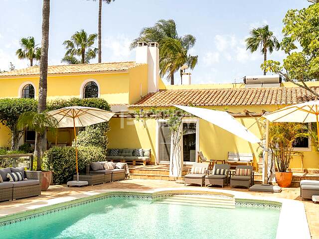 Splendida villa con sette camere da letto vicino a Mexilhoeira Grande