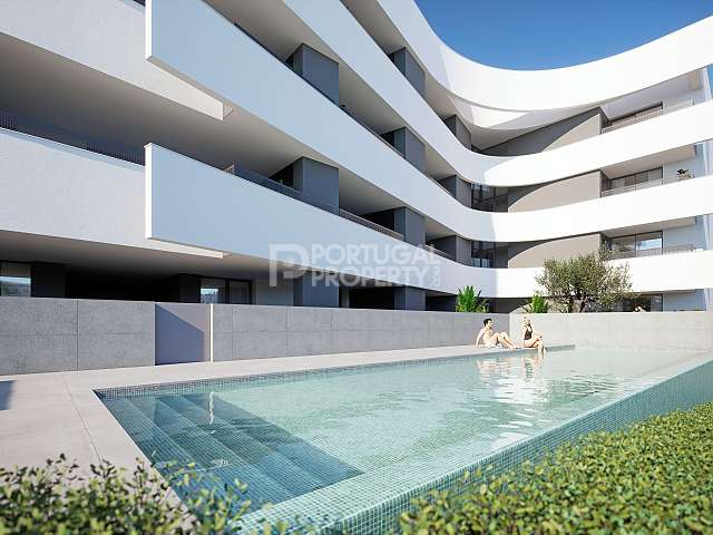Brandneue Luxuswohnungen mit Pool nur 300 m vom Strand von Porto de Mos entfernt