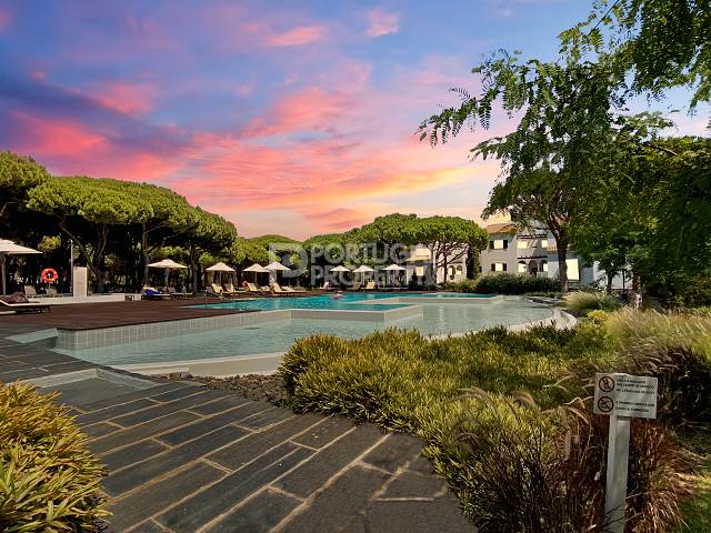 Erstaunliches, komplett renoviertes T1 in prestigeträchtigem Resort, Olhos de Água