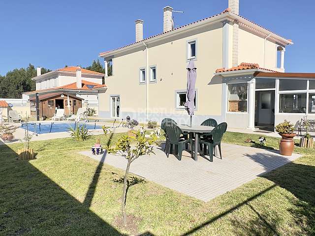Villa mit 4 Schlafzimmern und beheiztem Pool im schönen São Martinho do Porto