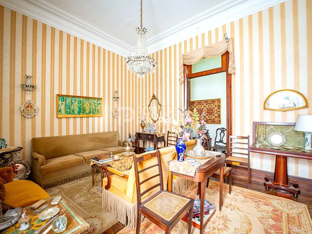Casa alargada no centro da cidade de Ponta Delgada