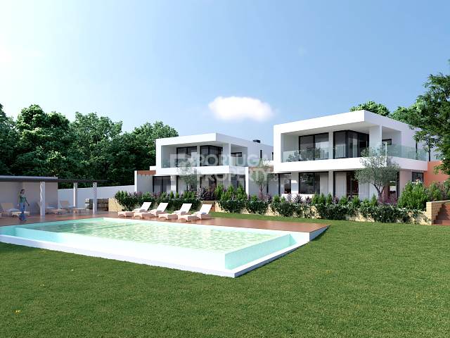 Brandneue Villa mit 4 Schlafzimmern in einer privaten Eigentumswohnung, Swimmingpool und Garten