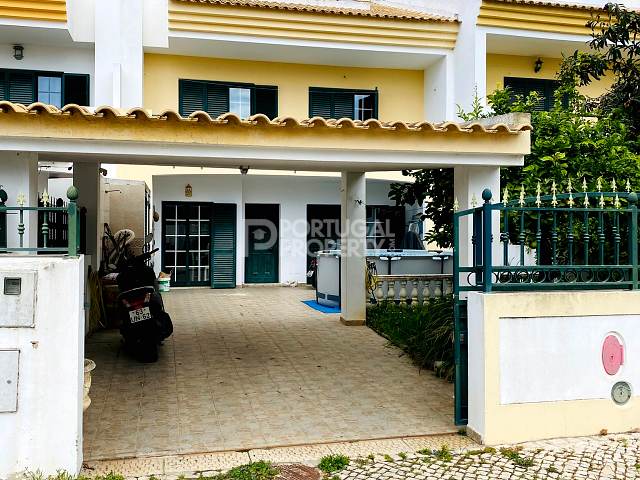 3-Bedroom Townhouse In Albufeira