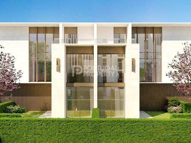Luxury Townhouse, Elegance And Space In Cascais