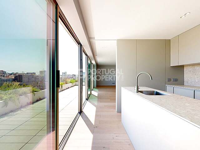 Four-Bedroom Penthouse With Landscaped Rooftop And Private Pool