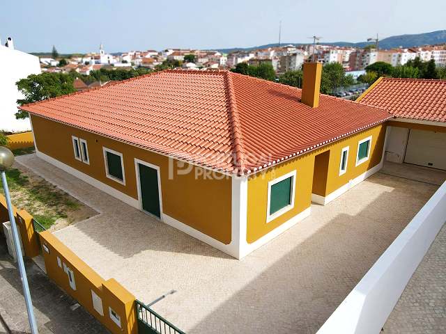 Charmante maison portugaise traditionnelle de 4+1 chambres à coucher à Cadaval