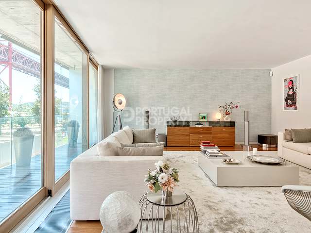 Magnificent Apartment By The Tagus River（塔霍河畔华丽公寓）