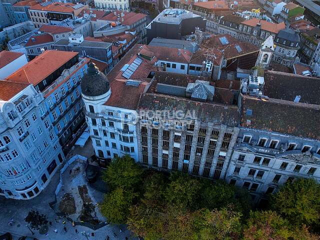 PIP 批准的历史建筑位于 Praca da Liberdade 上，可供租赁