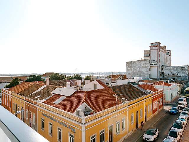 现代 2 卧室公寓，可欣赏法鲁全景