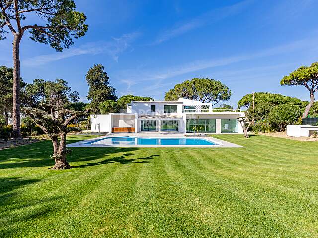 维拉莫拉的精致生活：希尔顿酒店附近一栋全面改造的五居室别墅