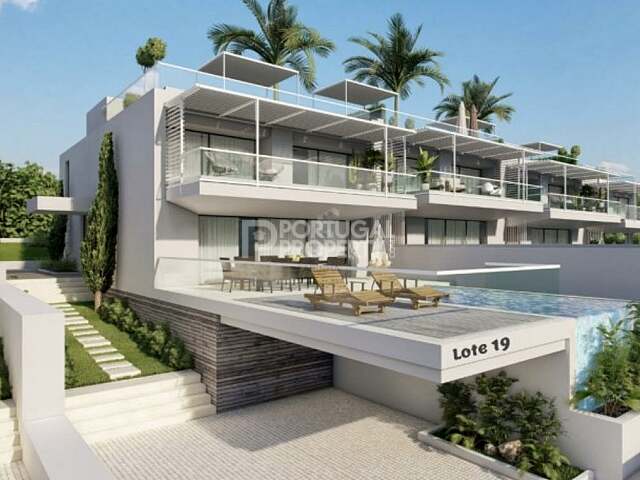 Luxurious 4-Bedroom Villa In Vale Do Garrão