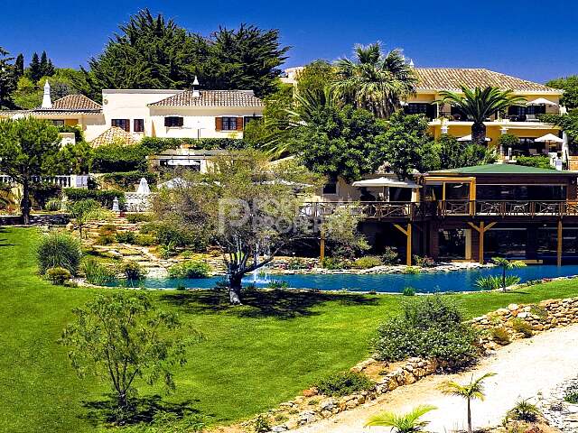 Propriedade de Campo Excecional no Coração do Algarve – Com Licença Comercial para o Golden Visa