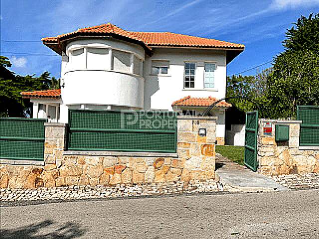 Estoril Renovated Home（埃斯托里尔翻修度假屋）