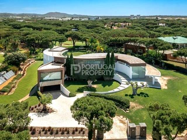 Villa de luxe de 5+1 chambres à vendre à Vilamoura