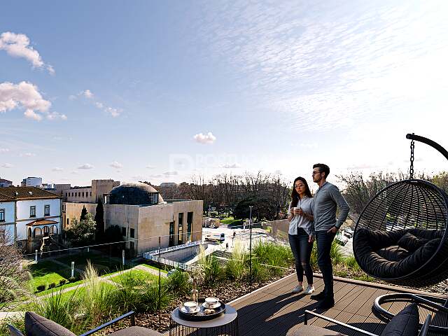 Studio Apartment with Front-Facing Terrace in Matosinhos