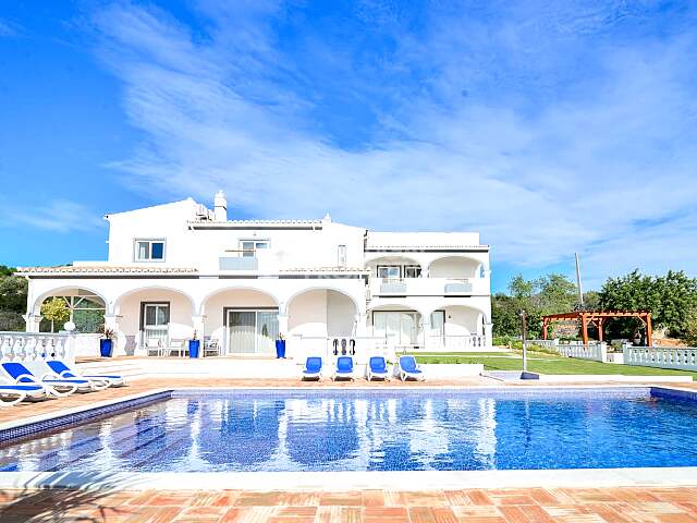 Vila Vale Mouro – Villa de luxe au charme traditionnel et vue panoramique à Estoi