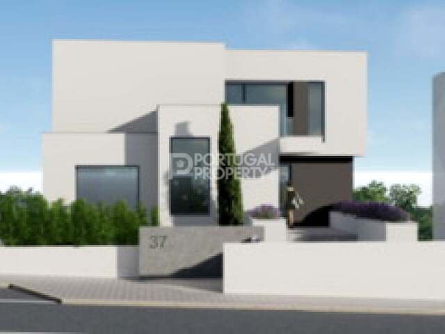 Live in Style: 4-Bedroom Villa with Pool in Sunny Peniche