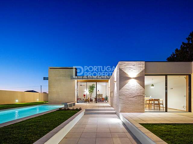 Contemporary 4-Bedroom Villa In Esposende