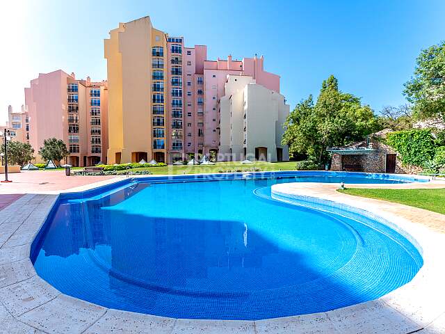 Квартира с 3 спальнями, бассейном и гаражом, Quinta da Gandarinha – Кашкайш