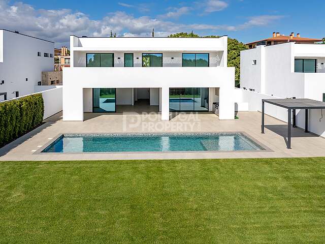 Modern Villas In A Quiet Area Of Vilamoura