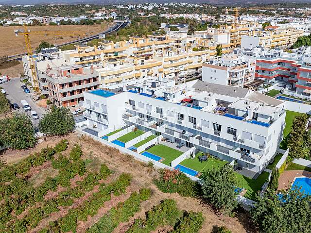 T0+1 In Tavira Centre With Garden, Parking And Private Pool – Ideal To Live Or Invest