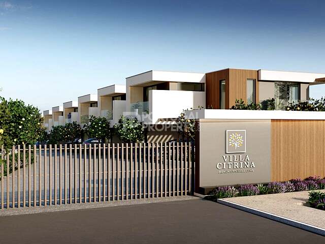 Villa Citrina Luxury Condominium In Almancil