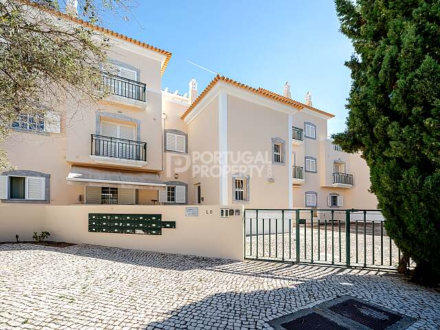 Elegant 2-Bedroom Duplex With Pool Near Golf Courses