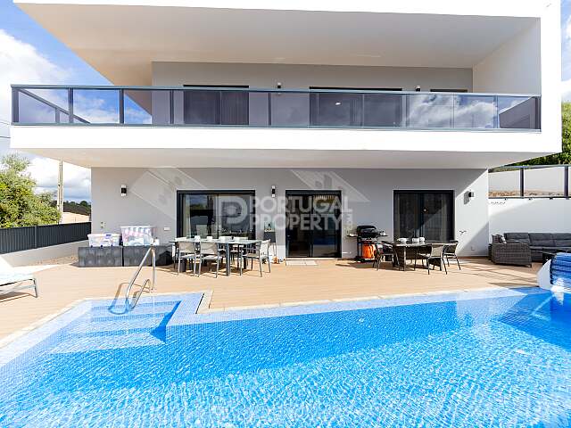 Außergewöhnliche zeitgenössische Villa in Monte Canelas, Portimão