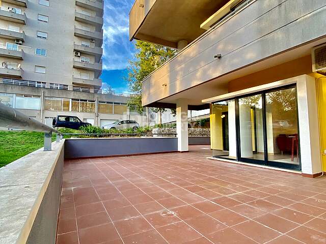 Elegant Apartment with Premium Outdoor Living